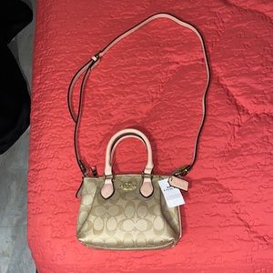 Small Coach crossbody bag